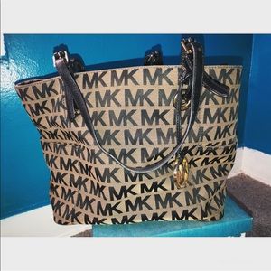 Micheal Kors Handbag